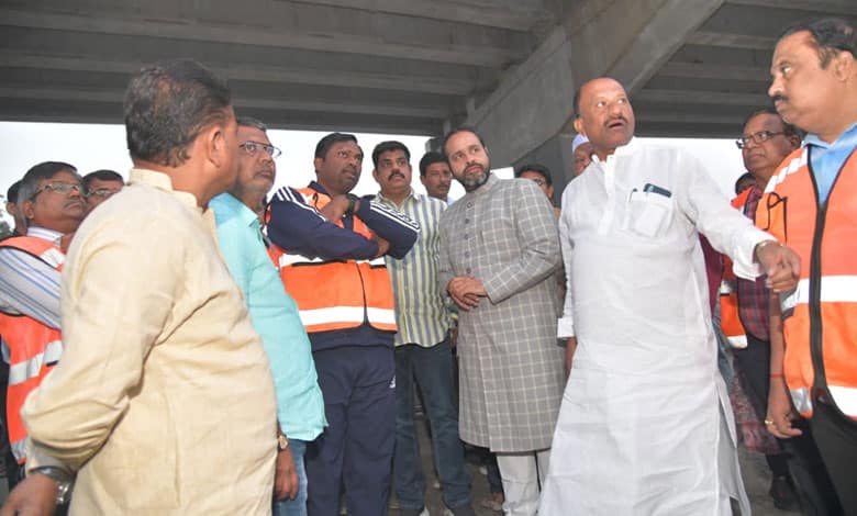 GHMC chief inspects fly-over works at Shastripuram