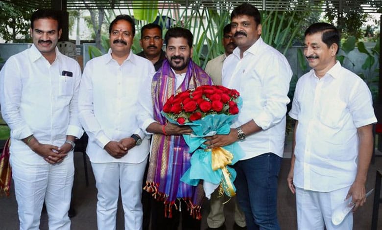 BRS leader, former mayor meets Revanth Reddy