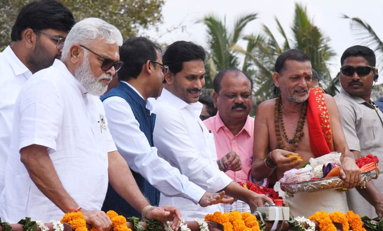 Jagan inaugurates Kuppam Canal, releases Krishna water to over four lakh people