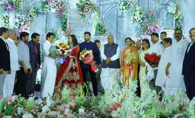 Kharge attends wedding reception of Sharmila's son