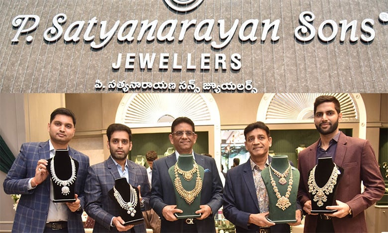 P SATYANARAYANA 1 Grand Launch of P. Satyanarayan Sons Jewellers' Luxurious Showroom in Hyderabad