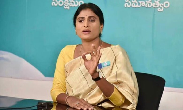 Sharmila poses questions to brother Jagan on 'Daga DSC'