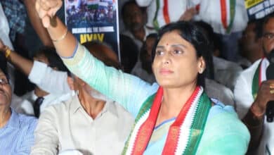 Police detain Sharmila in Cong office to foil ‘Chalo Secretariat’ call against YSRCP Govt on job issue