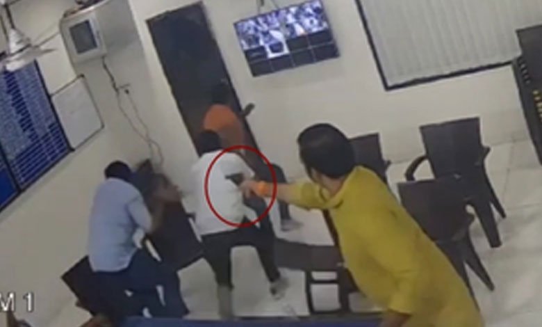 Police station shootout: Thane court sends BJP MLA to 11 days' police custody