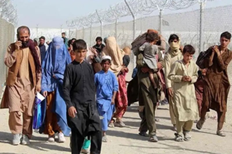 Pakistan preparing to send back nearly 1 million Afghans in