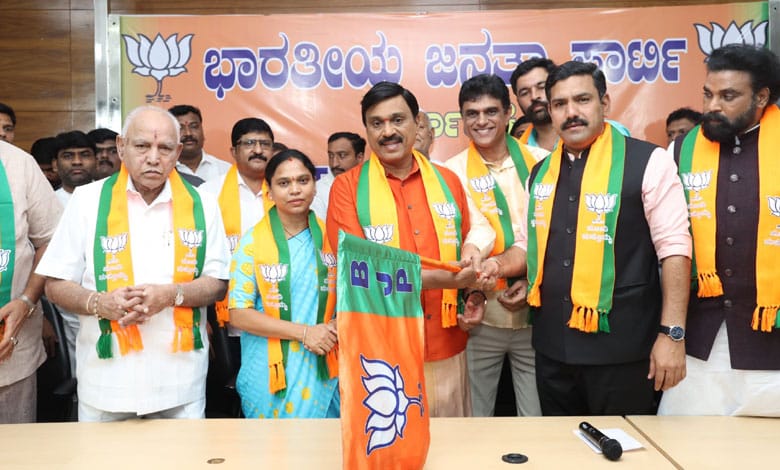 Mining baron-turned-politician Janardhan Reddy merges his party with BJP in K’taka