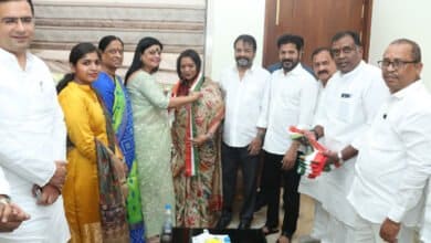 Hyderabad Mayor Gadwal Vijayalaxmi Joins Congress