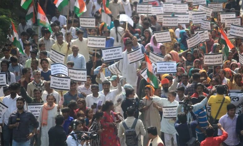 CAA row: Pakistani Hindu migrants protest against Congress, breach police barricades