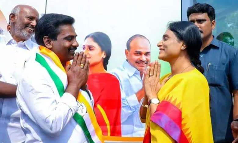 Another YSRCP MLA joins Congress