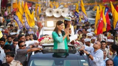 Arvind Kejriwal's wife Sunita holds maiden poll roadshow in Delhi, says nobody can break Delhi CM