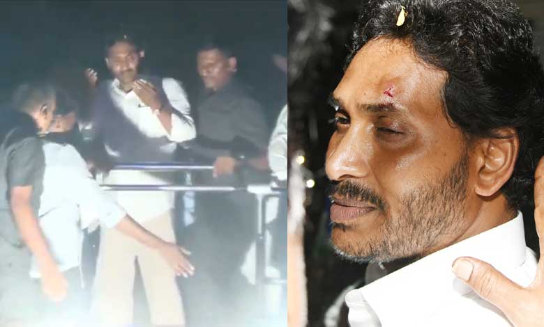 Vijayawada police file case of attempted to murder for attack on CM Jagan Mohan Reddy