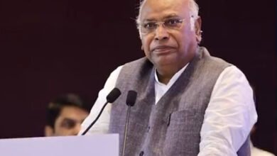 'At least come for my funeral...,' Cong chief Kharge's emotional pitch at rally on home turf