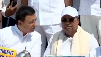 Siddaramaiah holds dharna protesting Centre's 'injustice' in release of drought relief to Karnataka