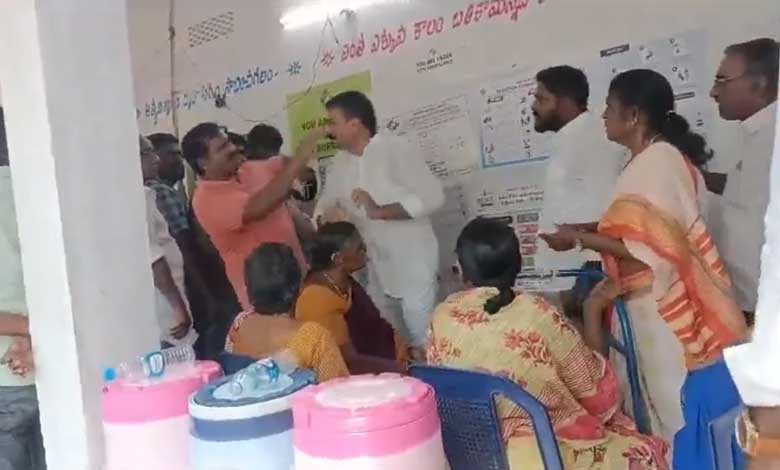 YSRCP MLA slaps voter, voter slaps back to MLA in reply: Video