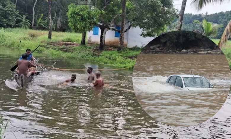 Hyderabad-based tourists drive into stream in Kerala while using Google maps