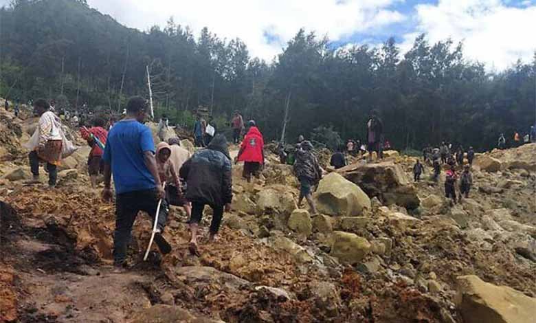 More than 2,000 people Buried alive in landslide in Papua New Guinea, asked for Help