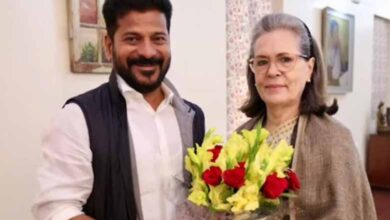 Telangana CM invites Sonia Gandhi to state Formation Day celebrations