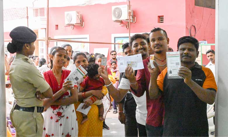 Nearly 49 pc polling till 5 pm in Maharashtra's 13 LS seats; corporate leaders, celebrities vote