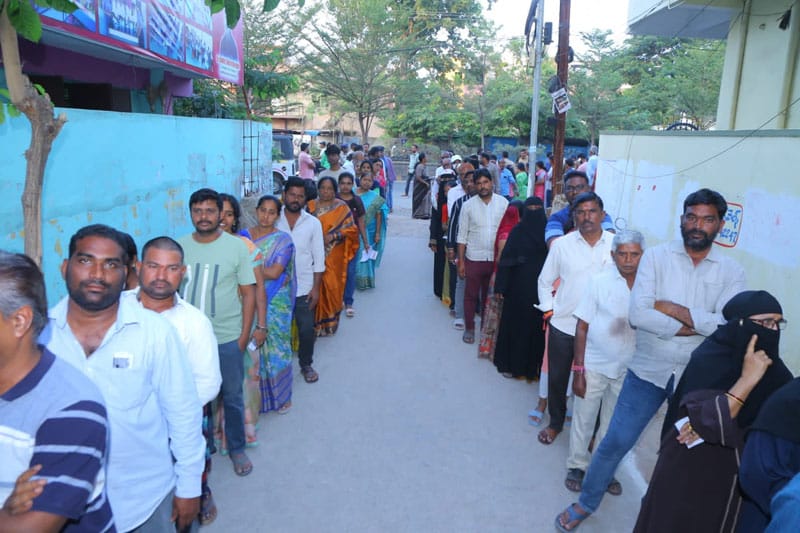 LS polls: 54.20 % voter turnout till 3 pm in 14 LS segments in Karnataka