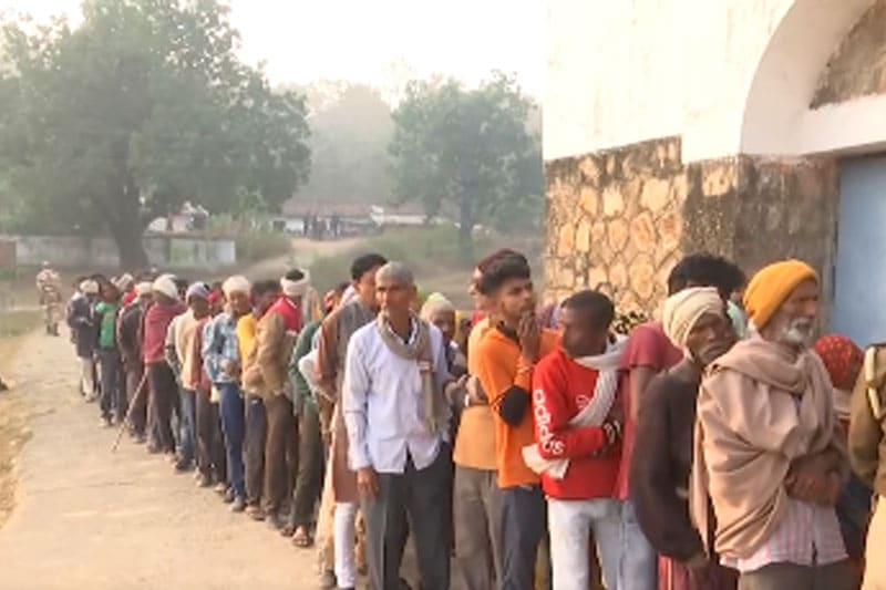 LS polls: Nearly 25 % voter turnout in Karnataka's 14 constituencies till 11 am