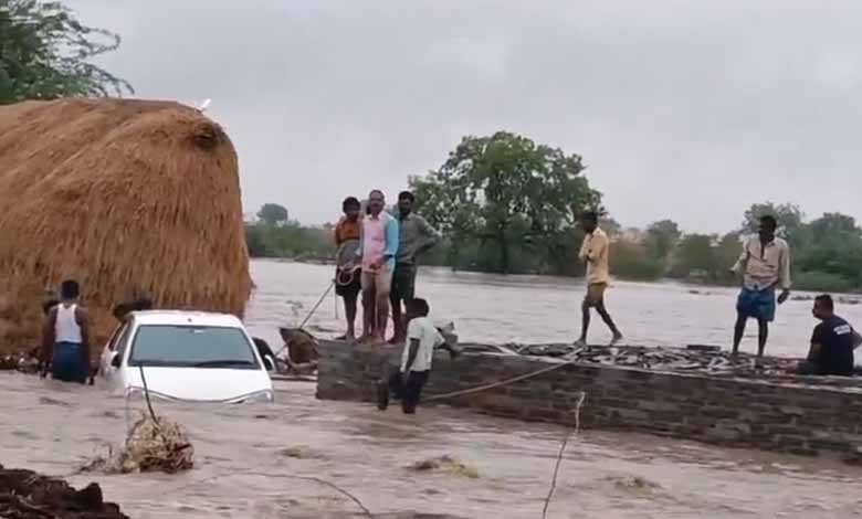 Breaking News: Heavy Rains Trigger Flood-like Situation in Nandyal District