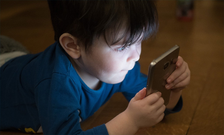 89 pc Indian mothers concerned about kids' screen time