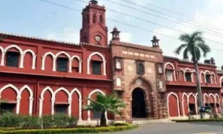 Aligarh Muslim University employees shot at inside campus, 2 held