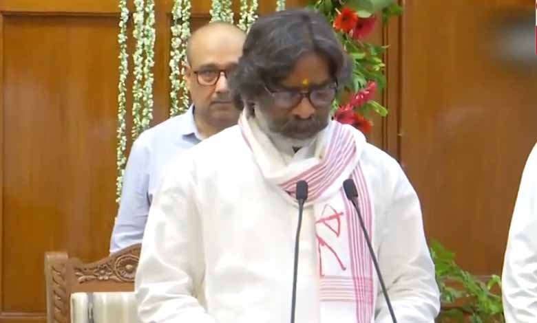 Hemant Soren takes oath as 13th chief minister of Jharkhand