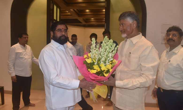 Andhra CM Naidu meets Shinde, discusses politics, cooperation