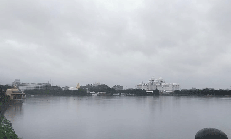 Continuous Drizzle Soaks Hyderabad, Yellow Alert Issued for Districts Across Telangana: Video