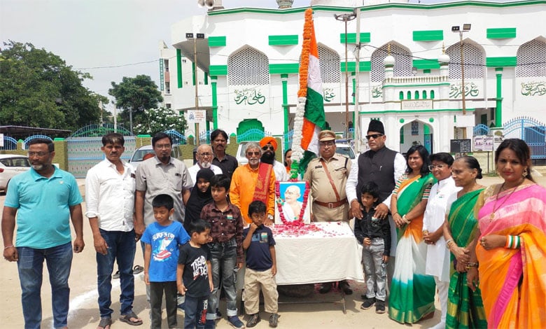 Firasath Ali Baqri and ACP NSV Venkateshwar Rao Hoist National Flag on Independence Day