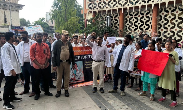 Telangana News | Doctors halt OP services in private hospitals in protest against Kolkata incident