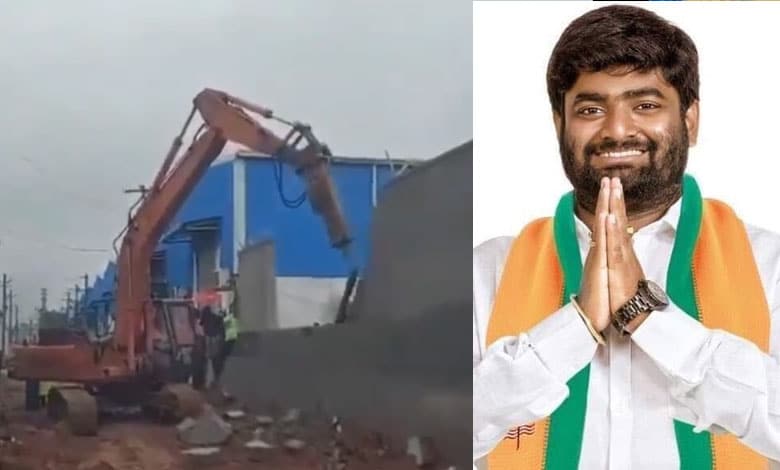 HYDRAA Demolishes Structures in Gaganpahad, Including BJP Corporator’s Properties