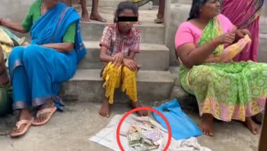 Telangana News | 12-year-old girl of poor family performs mother's funeral with donations: Video