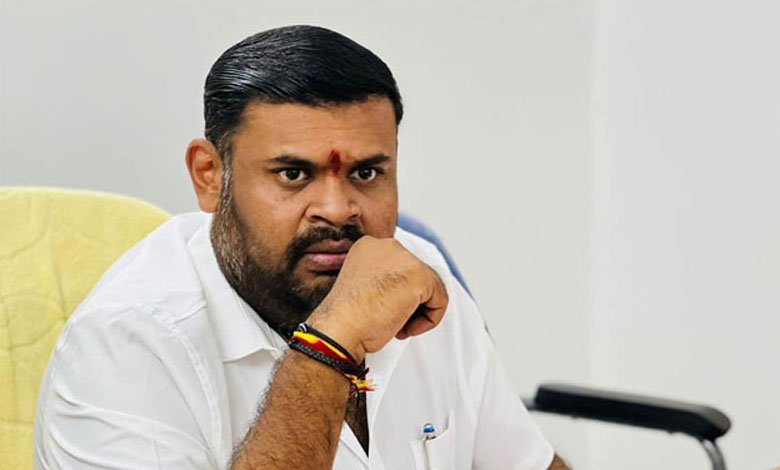 Andhra News | TDP MLA Threatens Reporter Over Negative News Coverage