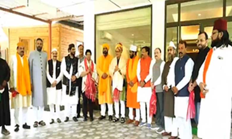 Muslim scholars, religious leaders meet Minority Affairs Minister Rijiju; back Waqf Bill