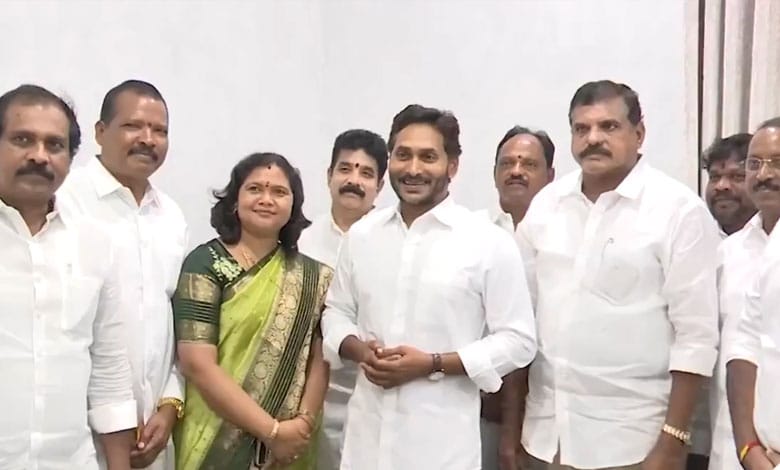 Andhra Pradesh | Botsa Satyanarayana takes oath as MLC 