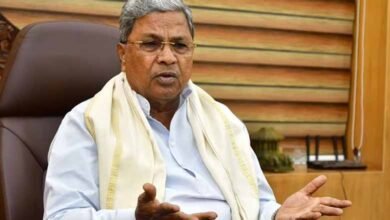 Political slugfest erupts in Karnataka over Guv's nod for probe against CM