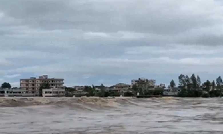 Andhra Pradesh | 4.5 lakh people affected by floods; 31,238 evacuated