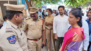 Police Prevent Harish Rao and Sabitha Indra Reddy from Entering Gandhi Hospital