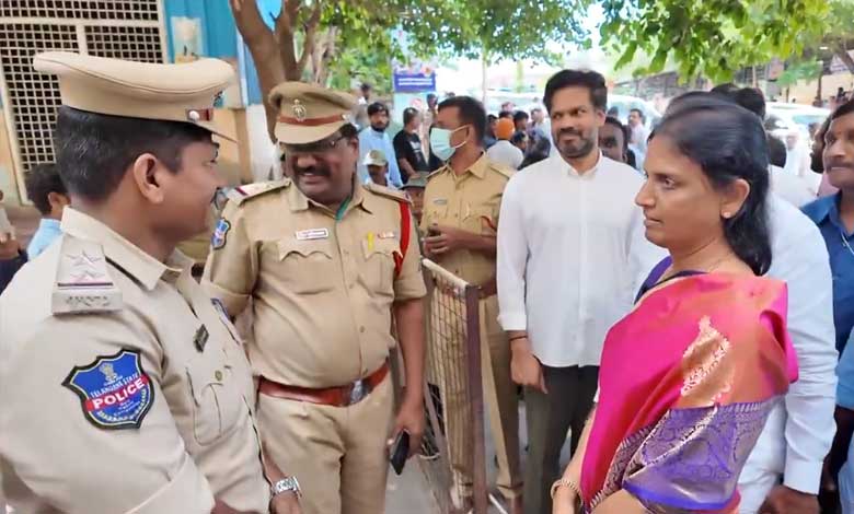 Police Prevent Harish Rao and Sabitha Indra Reddy from Entering Gandhi Hospital