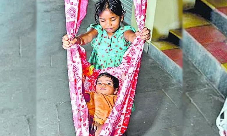 Khammam Floods: ‘Mom and Dad Went to Wash the Mud; I Have to Take Care of My Brother,’ says Young Girl