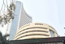 Sensex closes down by 398 points, Tata Motors and SBI top losers