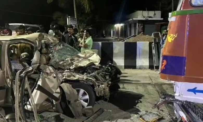 Five of family die in road accident