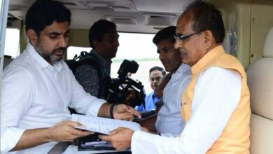 Union Minister Chouhan undertakes aerial survey of flood-hit Khammam, meets farmersUnion Minister Chouhan undertakes aerial survey of flood-hit Khammam, meets farmers