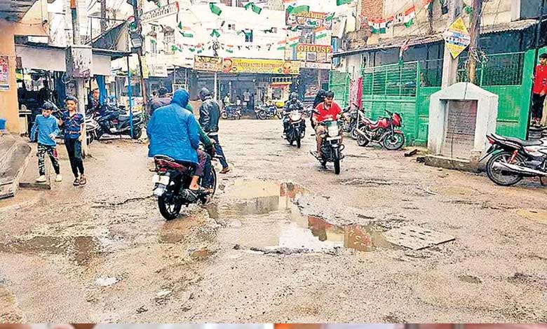 Hyderabad | Back-breaking Rides on Old City Roads Turn Nightmarish for Hyderabad Residents