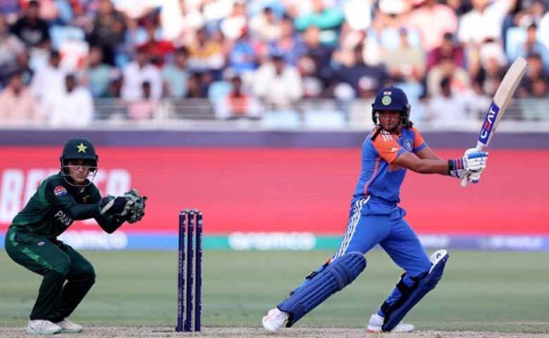 India beat Pakistan by 6 wickets in Women's T20 World Cup