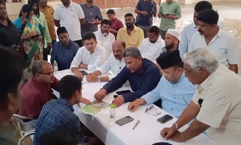 AIMIM Stages Protest Against Musa River Demolition Proposal in Bahadurpura