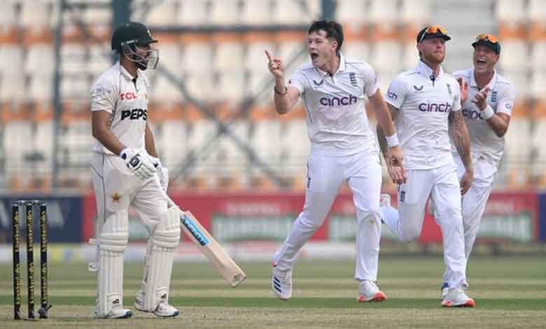 Pakistan tail hangs on to reach 358-8 against England on 2nd day of 2nd cricket Test