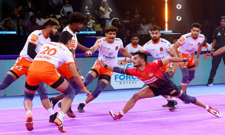 Puneri Paltan Dominate Bengaluru Bulls with All-Round Performance in Hyderabad